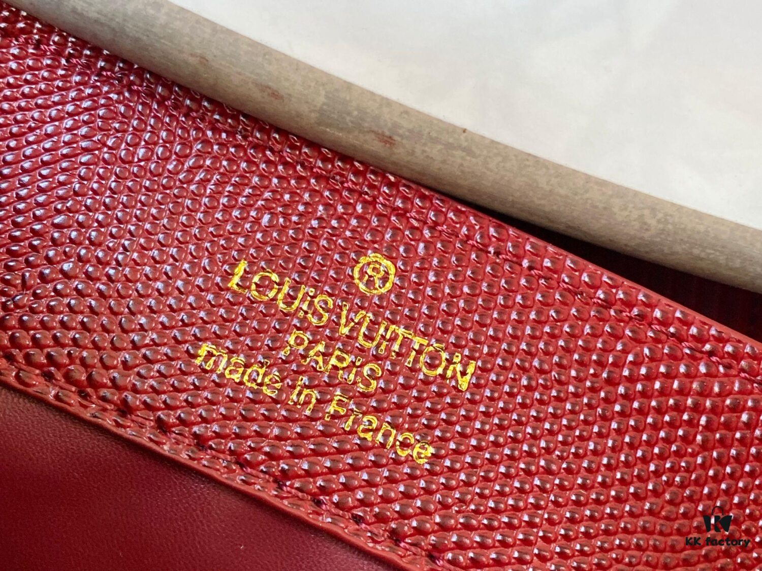 Top Quality Original Guangzhou Stock M12296 Burgundy Lizard Skin Combined with Golden Diamond Crown 🔺 This Capucines Mini Bag Features Luxurious Lizard Leather Exterior with Soft Lambskin Lining, Accented with Brilliant Metallic Hardware