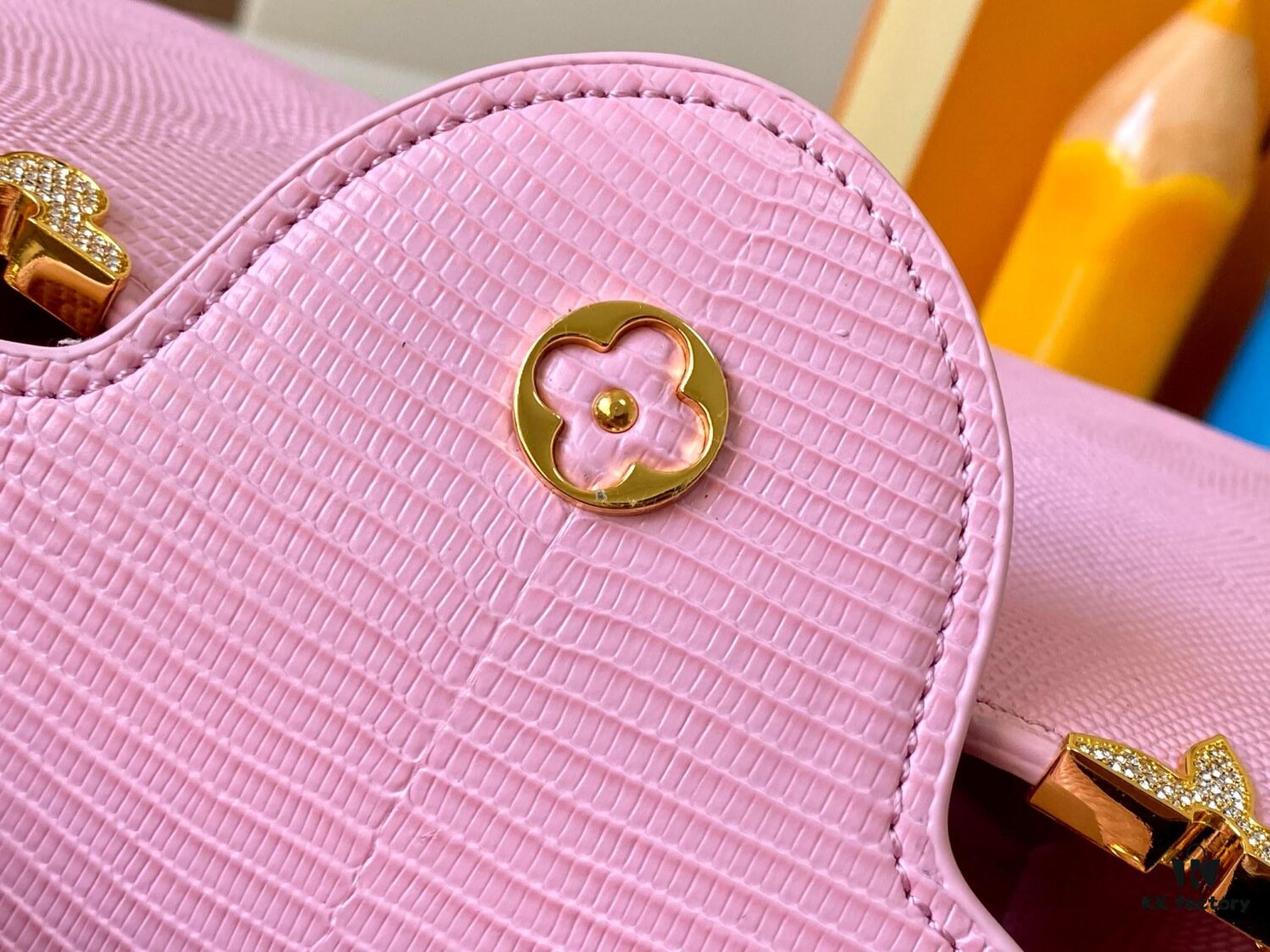 Top-Quality Original Guangzhou Stock M12297 Pink Lizard Skin with Gold-Tone Crown Triangle Capucines BB Bag