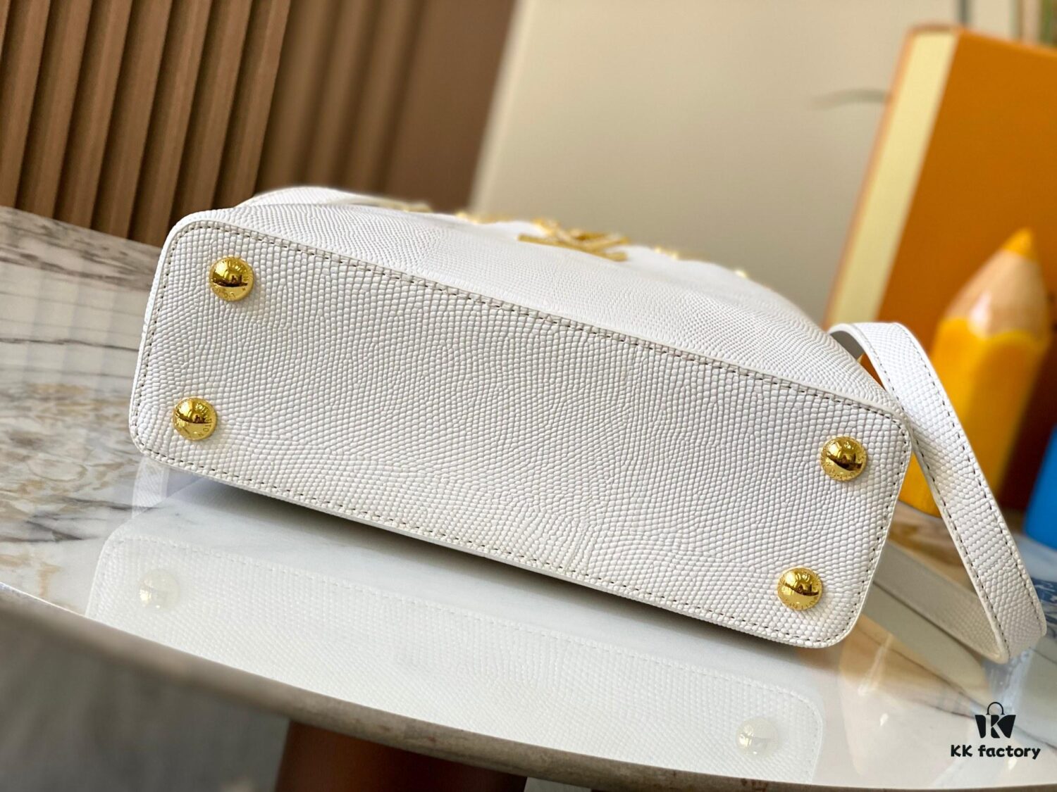 Top Quality Guangzhou Original M12297 White Lizard Skin with Gold Diamond Crown Triangle Capucines BB Bag