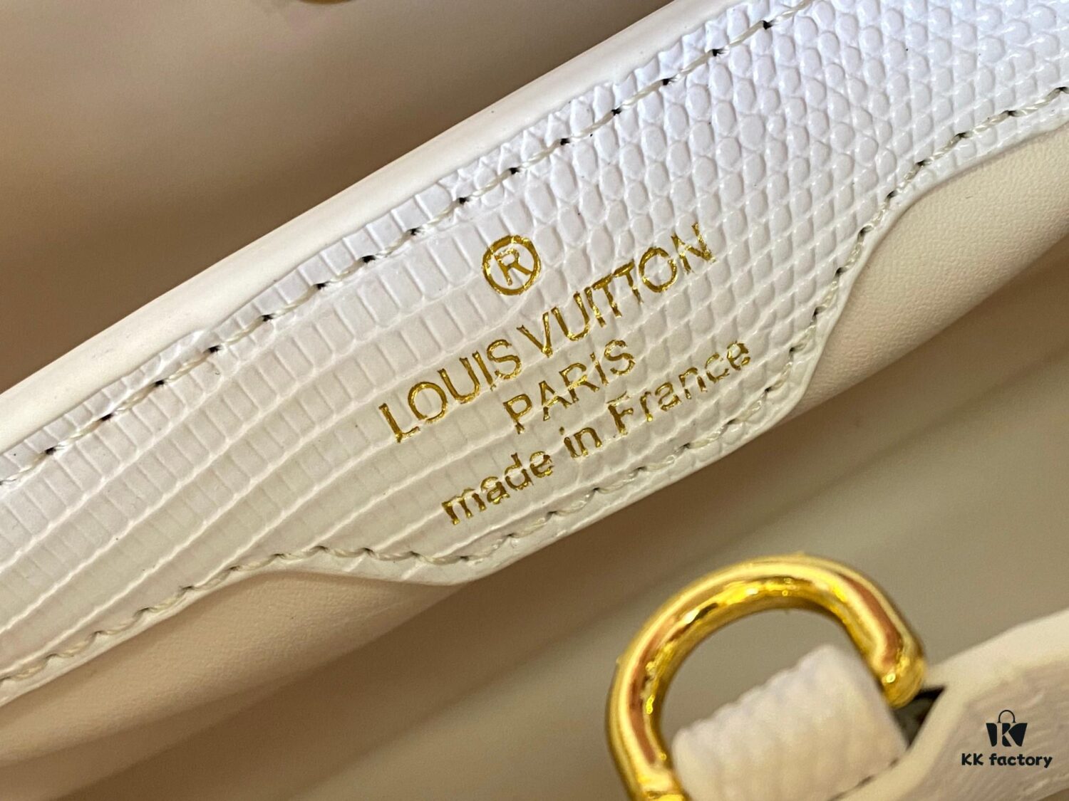 Top Quality Guangzhou Original M12297 White Lizard Skin with Gold Diamond Crown Triangle Capucines BB Bag