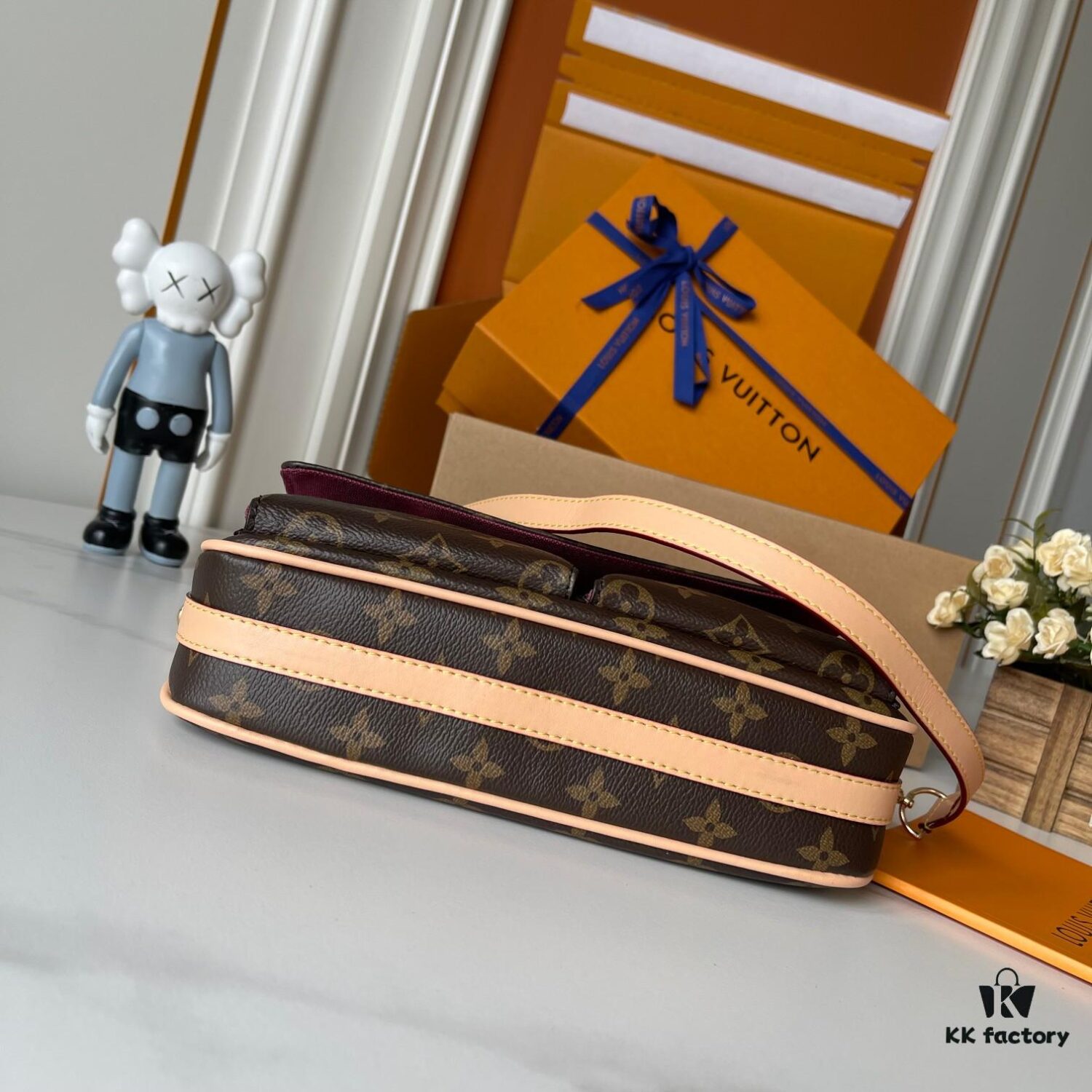 Upgraded Version 170 Original Development, Full Steel Hardware 👏👏 Vibe Handbag Inspired by the 2003 Viva-cité Bag, Compact Monogram Canvas Design