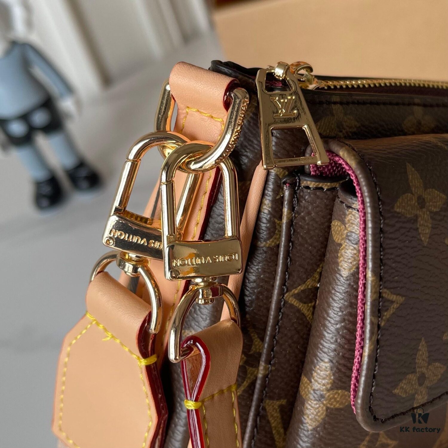 Upgraded Version 170 Original Development, Full Steel Hardware 👏👏 Vibe Handbag Inspired by the 2003 Viva-cité Bag, Compact Monogram Canvas Design
