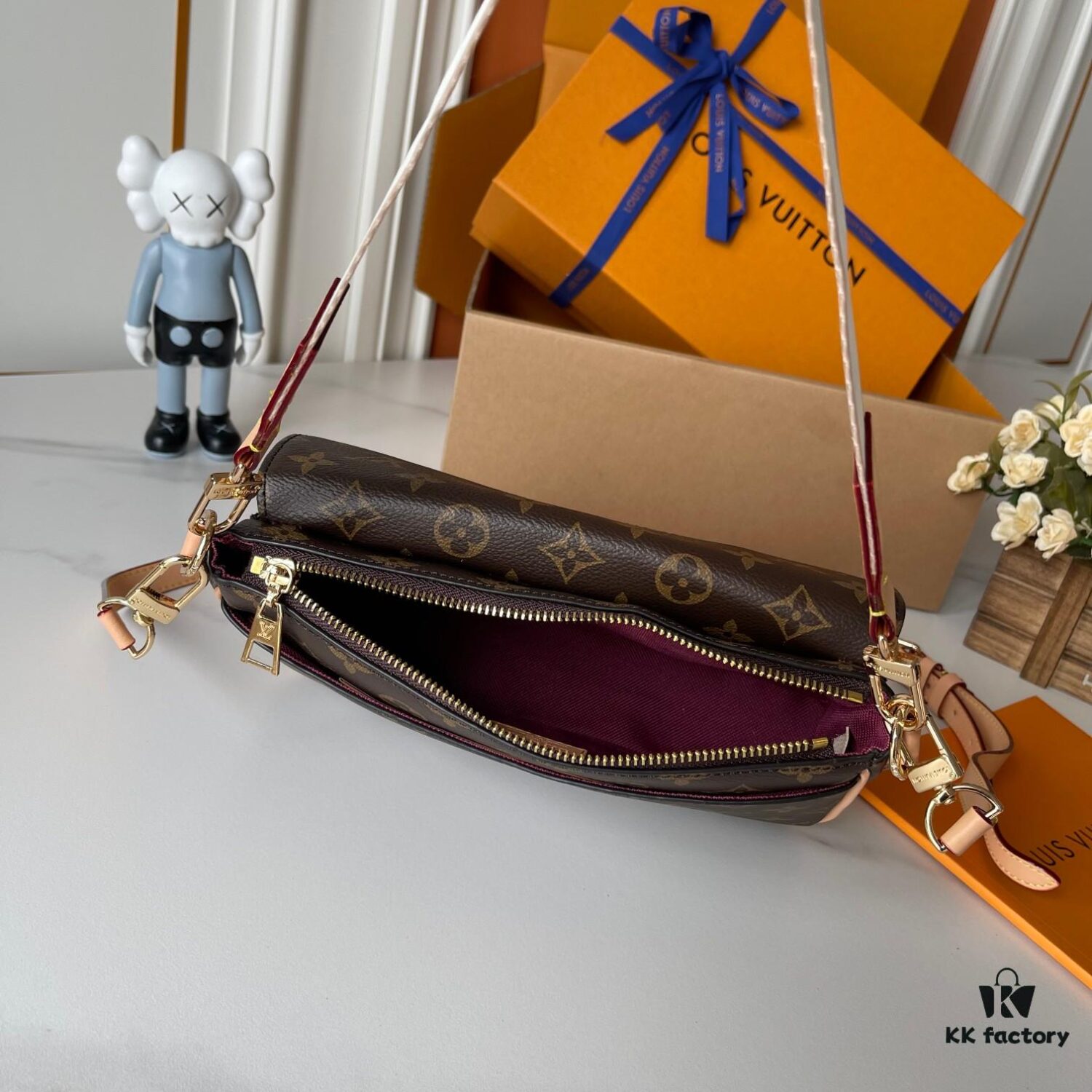 Upgraded Version 170 Original Development, Full Steel Hardware 👏👏 Vibe Handbag Inspired by the 2003 Viva-cité Bag, Compact Monogram Canvas Design