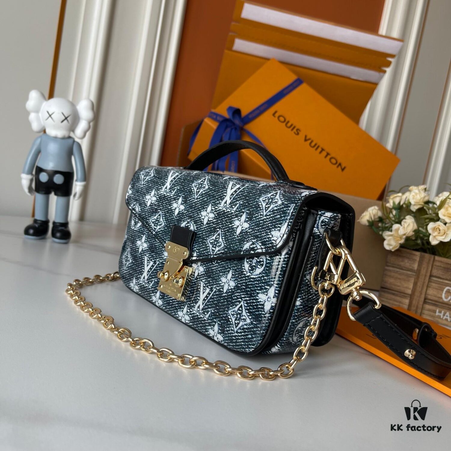 Upgraded Version 160 (High-Quality Replica) M12429 M23940 M40749 M46914 M46279 M22834 M46595 LV Messenger Bag Small East West Métis Handbag