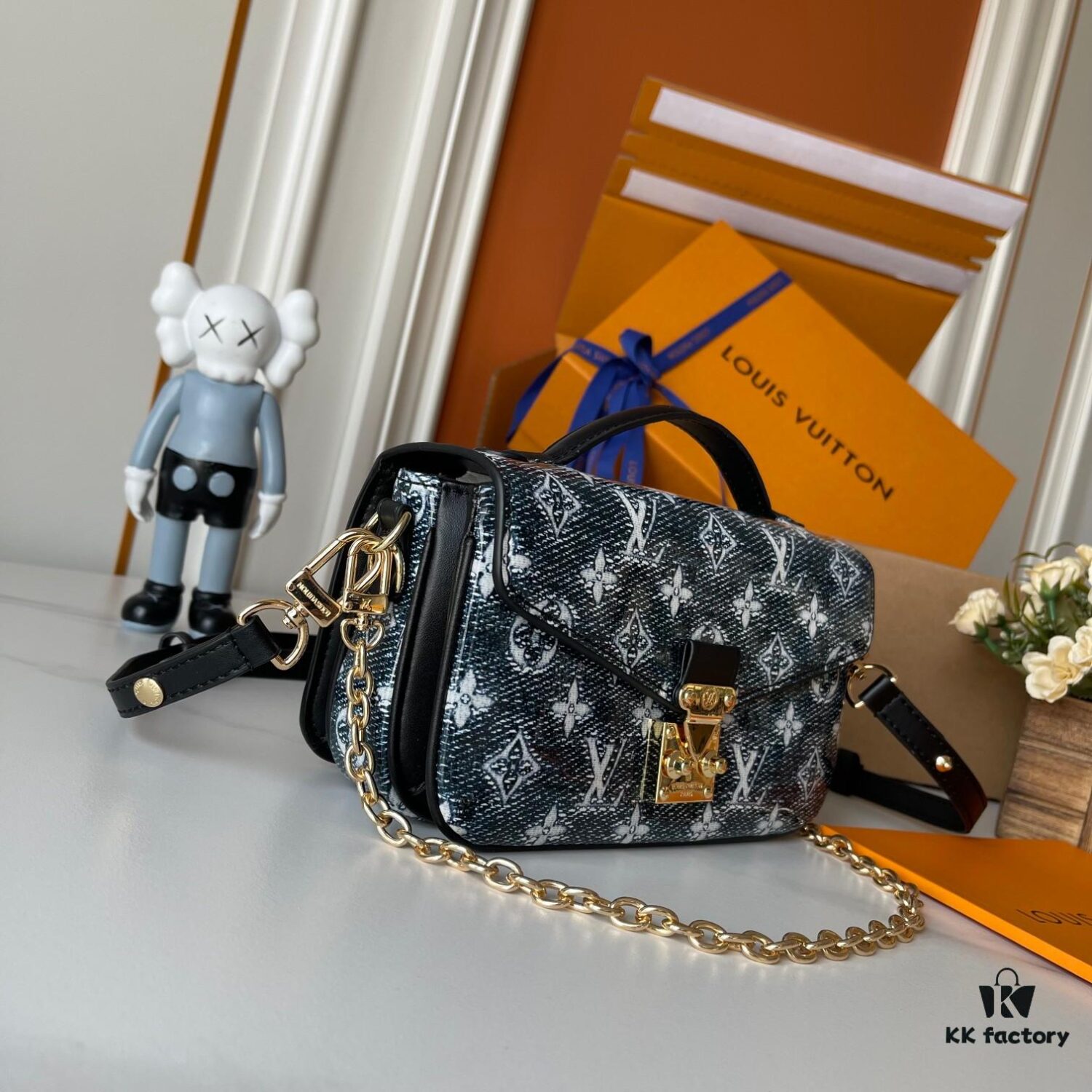 Upgraded Version 160 (High-Quality Replica) M12429 M23940 M40749 M46914 M46279 M22834 M46595 LV Messenger Bag Small East West Métis Handbag