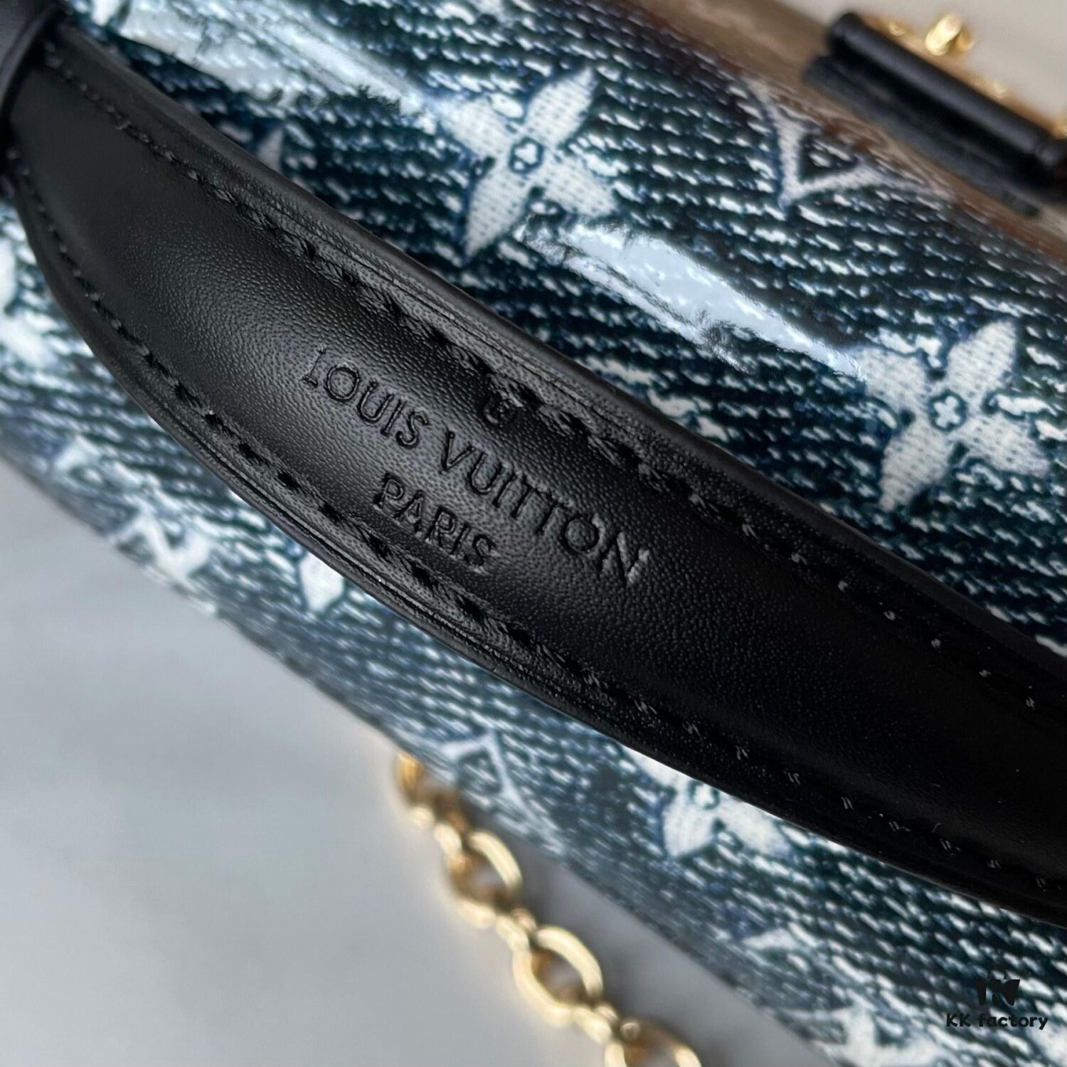 Upgraded Version 160 (High-Quality Replica) M12429 M23940 M40749 M46914 M46279 M22834 M46595 LV Messenger Bag Small East West Métis Handbag