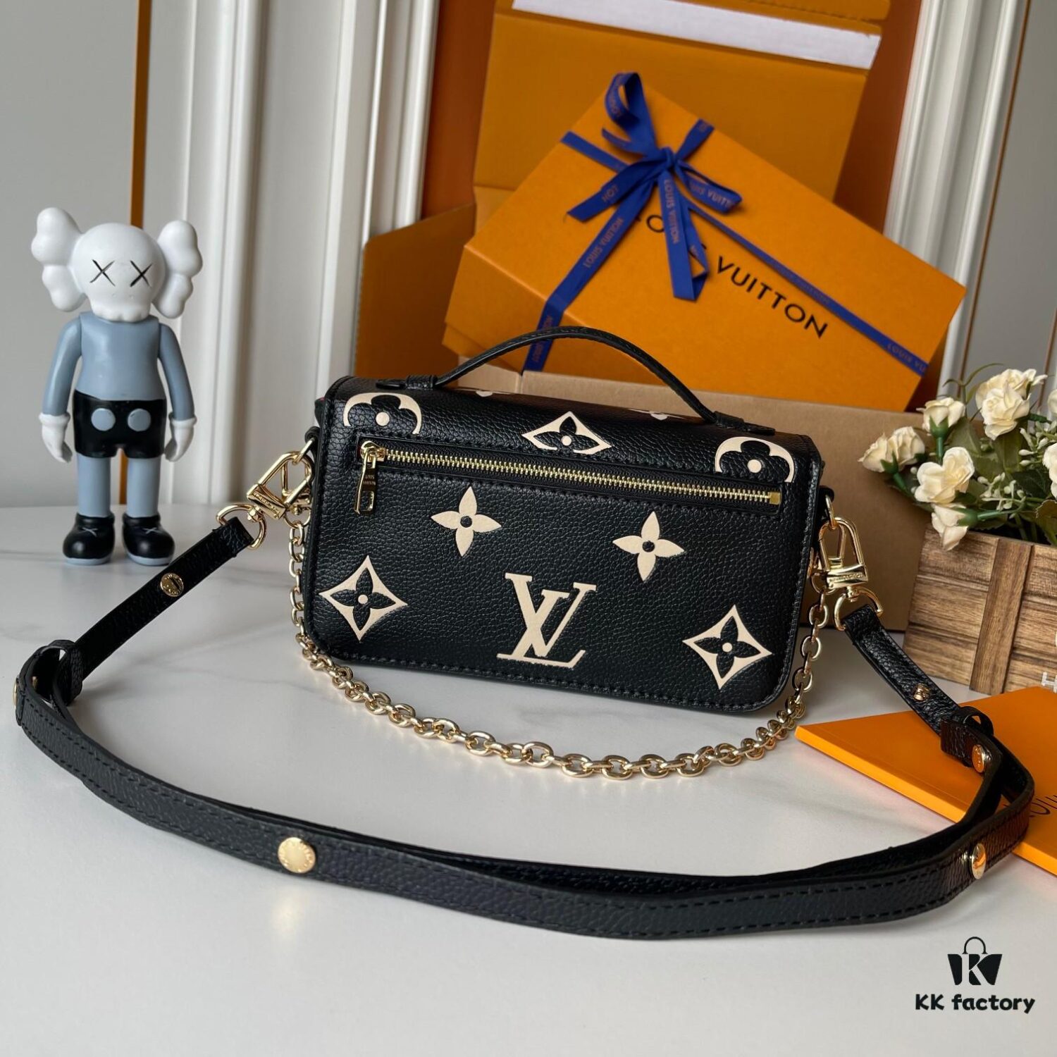 Upgraded Version 160 (High-Quality Replica) M12429 M23940 M40749 M46914 M46279 M22834 M46595 LV Men's Messenger Bag Small East West Métis Handbag