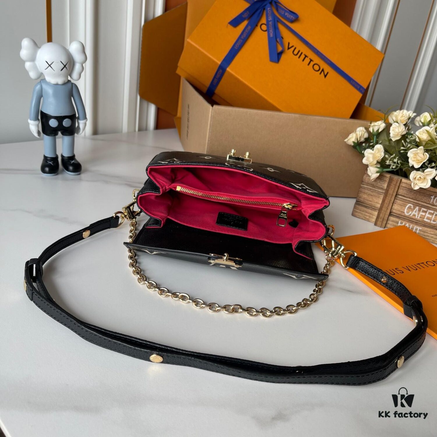 Upgraded Version 160 (High-Quality Replica) M12429 M23940 M40749 M46914 M46279 M22834 M46595 LV Men's Messenger Bag Small East West Métis Handbag