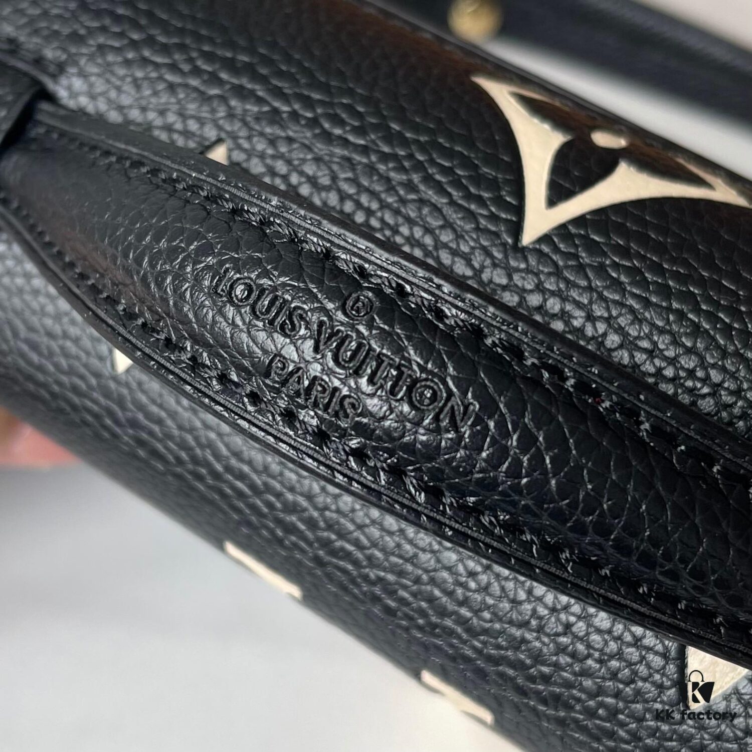 Upgraded Version 160 (High-Quality Replica) M12429 M23940 M40749 M46914 M46279 M22834 M46595 LV Men's Messenger Bag Small East West Métis Handbag