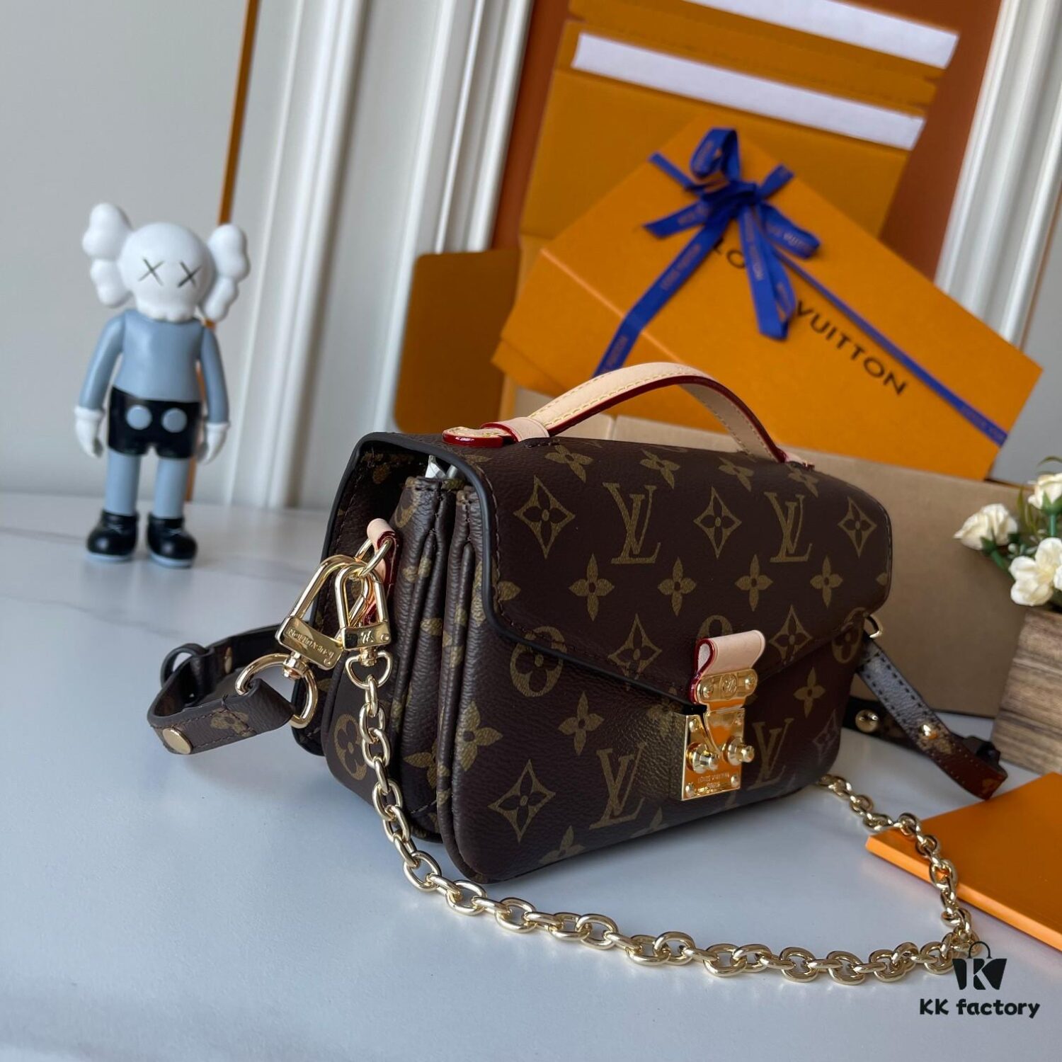 Upgraded Version 160 (High-Quality Replica) M12429 M23940 M40749 M46914 M46279 M22834 M46595 LV Messenger Bag Small Size East West Métis Handbag