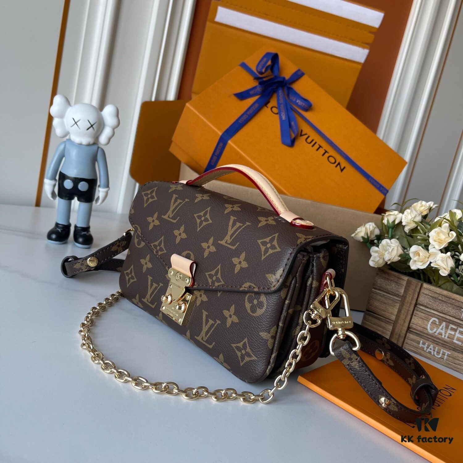 Upgraded Version 160 (High-Quality Replica) M12429 M23940 M40749 M46914 M46279 M22834 M46595 LV Messenger Bag Small Size East West Métis Handbag