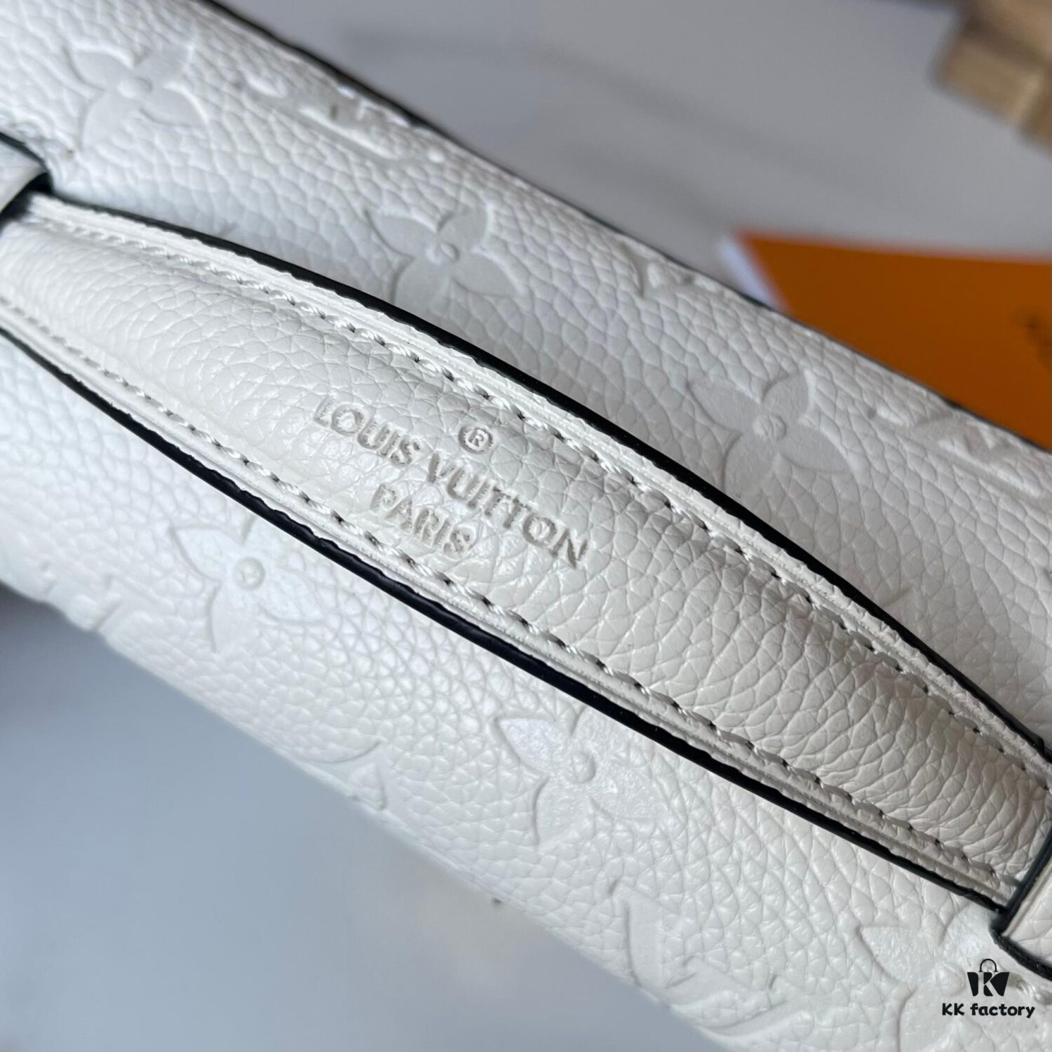 Upgraded Version 160 (High-Quality Replica) M12429 M23940 M40749 M46914 M46279 M22834 M46595 LV Messenger Bag Small East West Métis Handbag