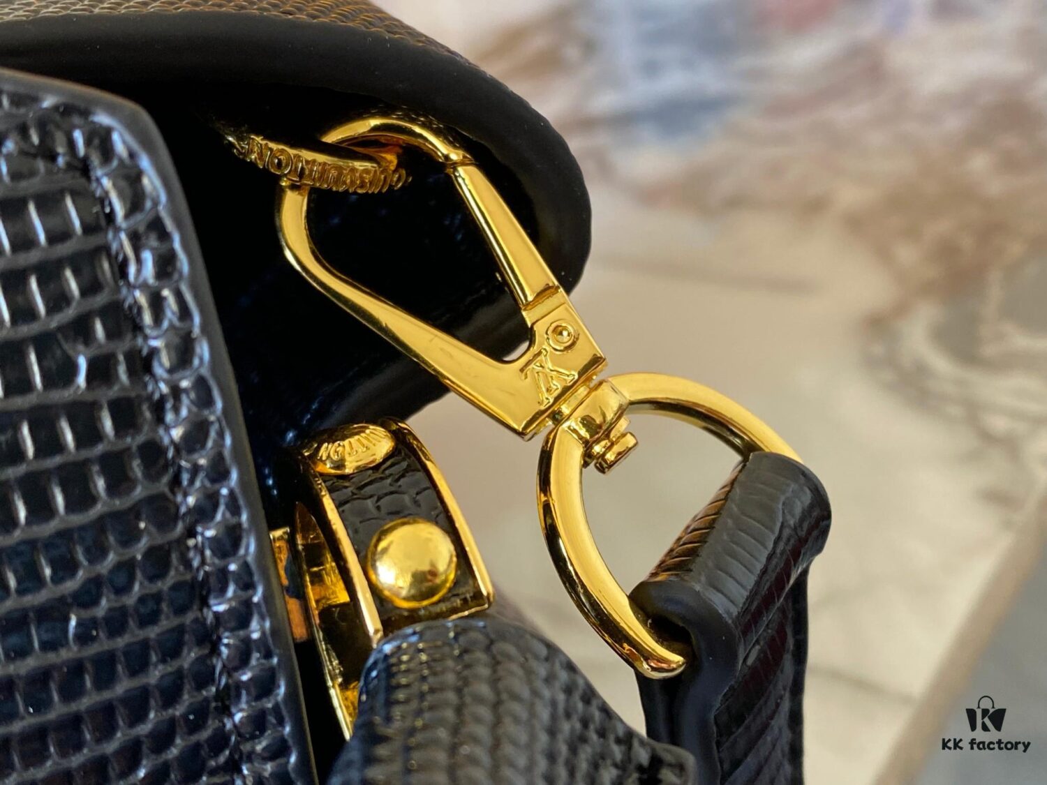 Top Quality Original Guangzhou M99528 Black Lizard Leather Gold Buckle Capucines BB Handbag