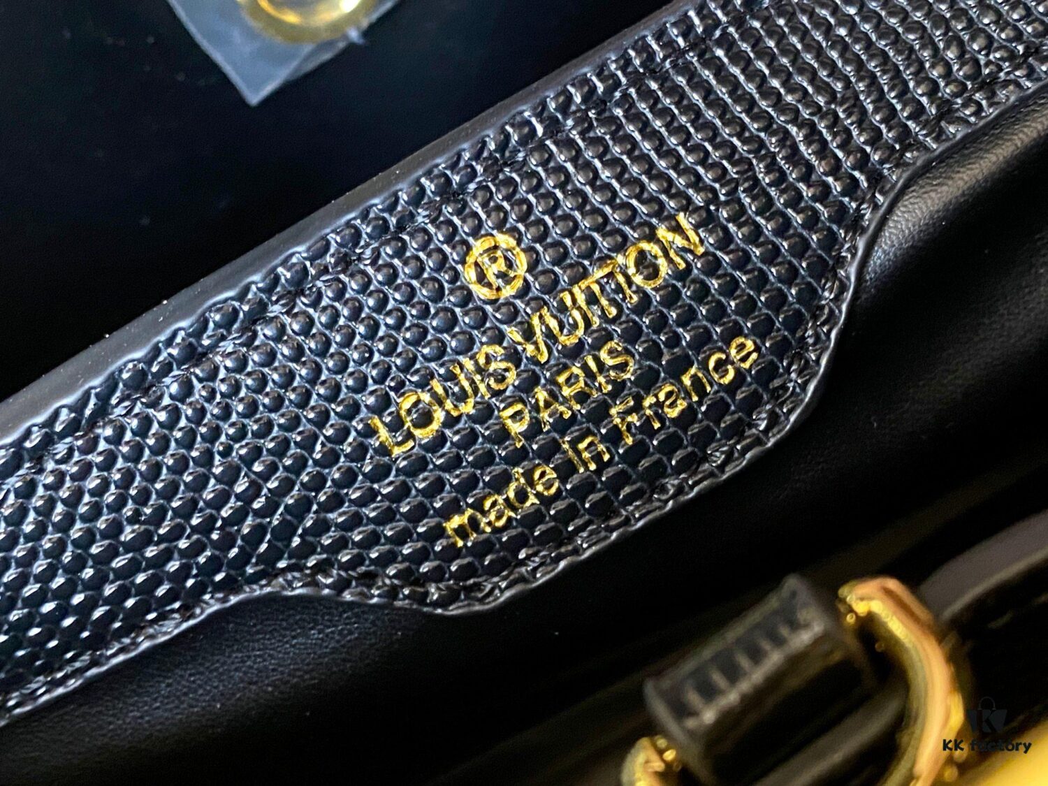 Top Quality Original Guangzhou M99528 Black Lizard Leather Gold Buckle Capucines BB Handbag