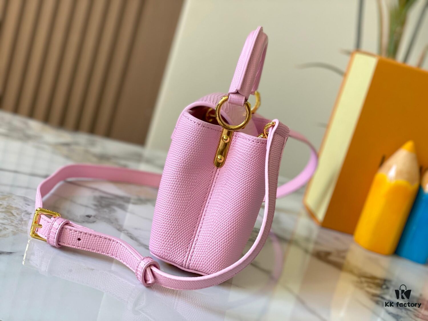 69307e0d6e68136f4d9a733e Top Quality Original Guangzhou Stock M99527 Pink Lizard Leather with Gold Hardware Capucines Mini Bag