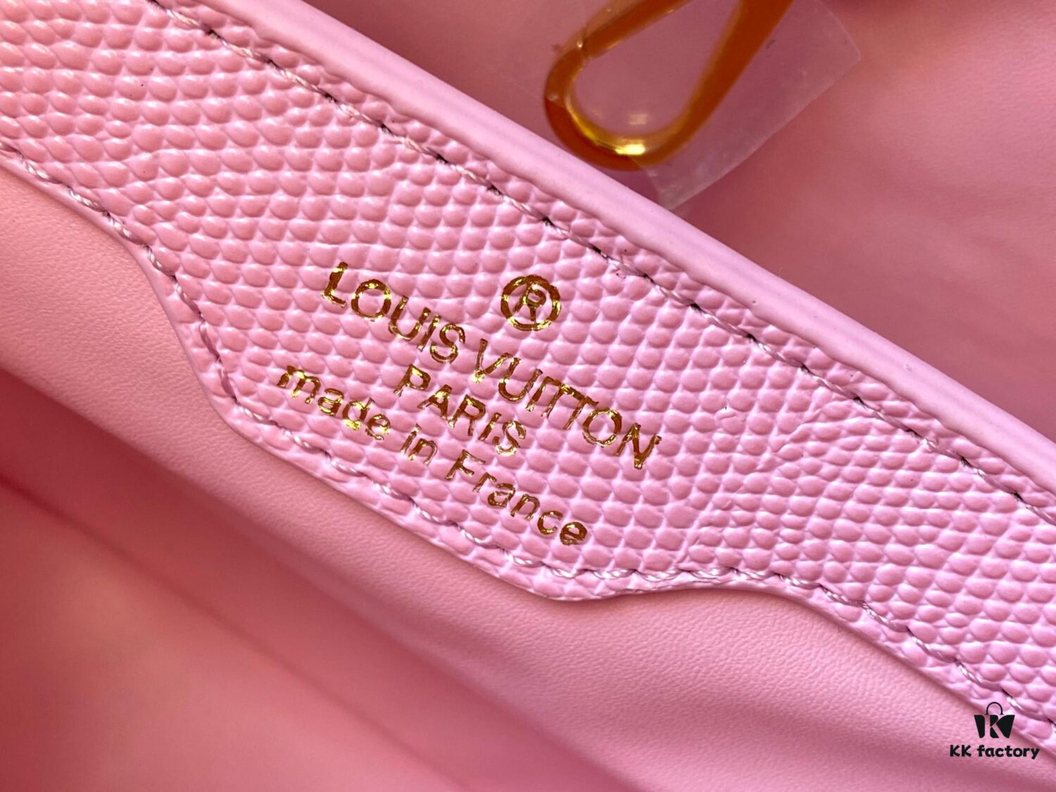 69307e0d6e68136f4d9a733f Top Quality Original Guangzhou Stock M99528 Pink Lizard Skin Gold Buckle Capucines BB Handbag