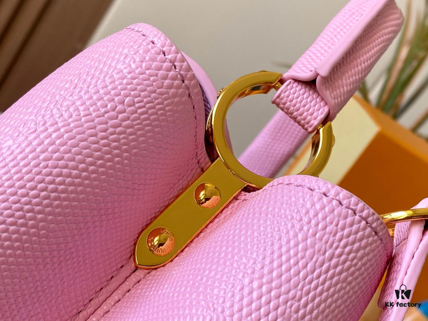 69307e106e68136f4d9a7345 Top Quality Original Guangzhou Stock M99527 Pink Lizard Leather with Gold Hardware Capucines Mini Bag