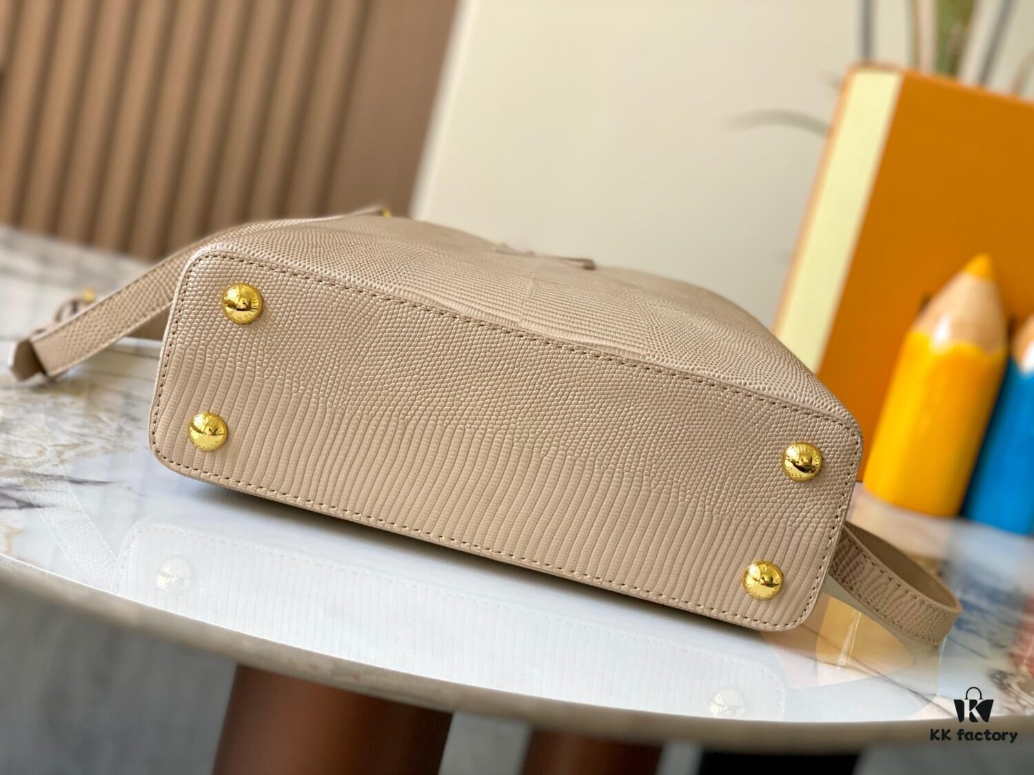 69307e136e68136f4d9a7349 Top Quality Original Guangzhou Stock M99528 Beige Lizard Leather Gold-Tone Hardware Capucines BB Handbag