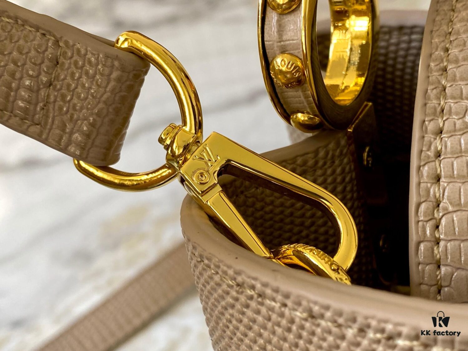 Top Quality Original Guangzhou Stock M99527 Beige Lizard Leather with Gold Hardware