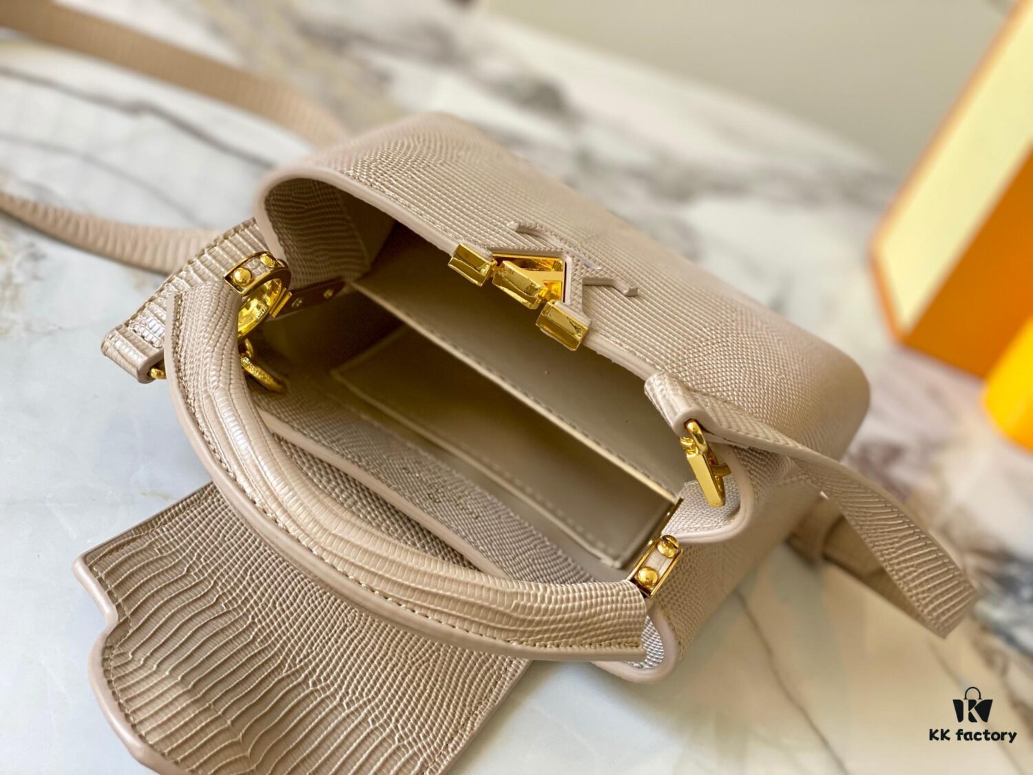 Top Quality Original Guangzhou Stock M99527 Beige Lizard Leather with Gold Hardware