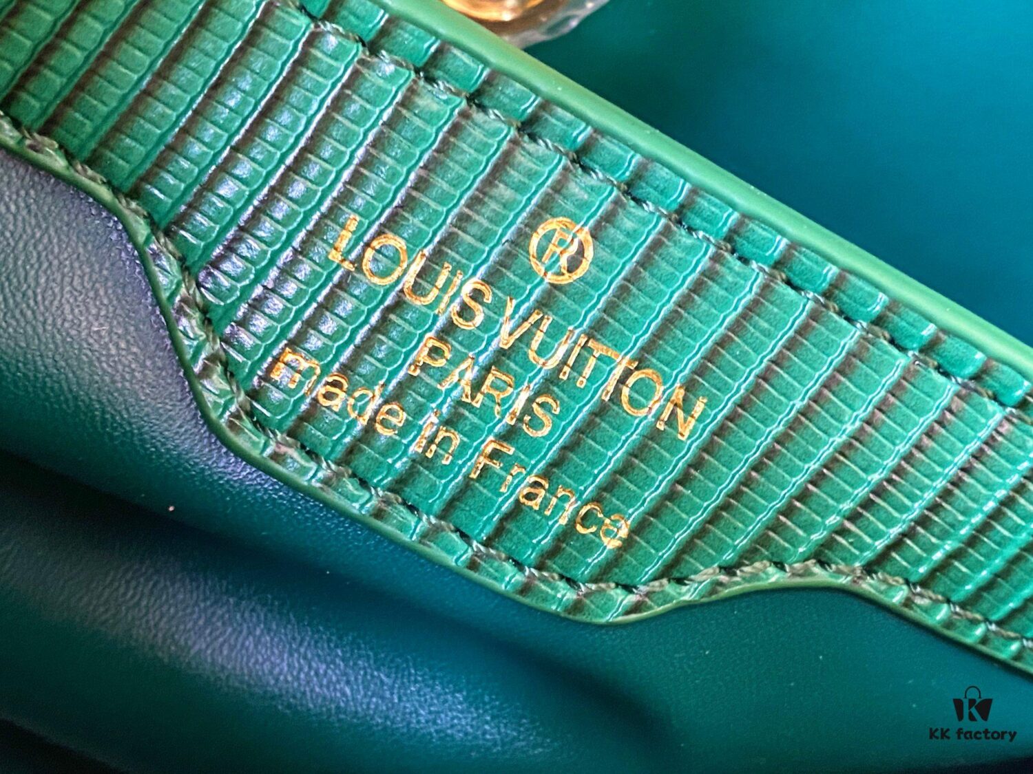 Top Quality Original Guangzhou M99528 Green Lizard Skin Gold Buckle Capucines BB Handbag