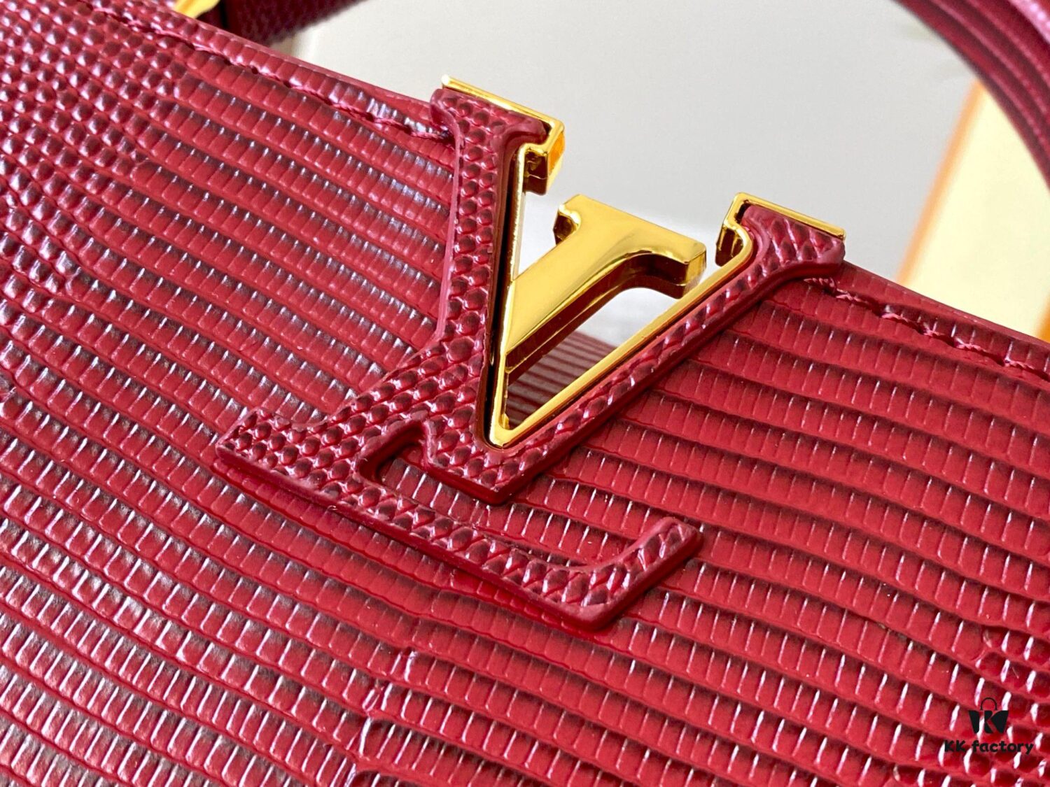 69307e2d6e68136f4d9a7378 Top Quality Original Guangzhou Stock M99527 Burgundy Lizard Leather with Gold Hardware