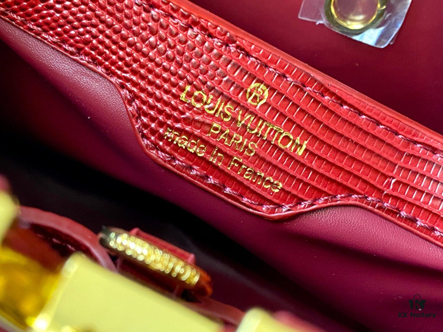 Top Quality Original Guangzhou M99528 Date Red Lizard Leather Gold Buckle Capucines BB Handbag