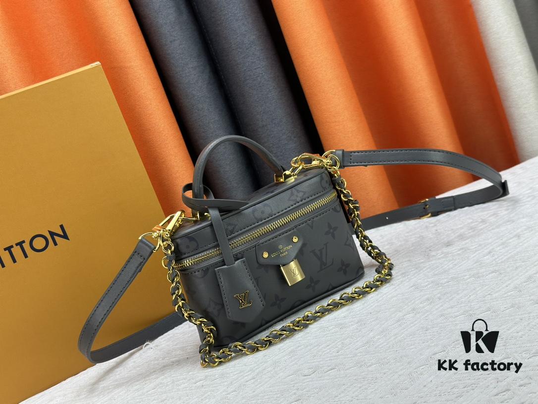 M12427 Vanity Chain Pouch Bag