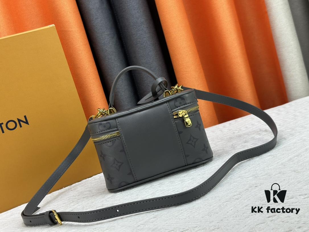 M12427 Vanity Chain Pouch Bag