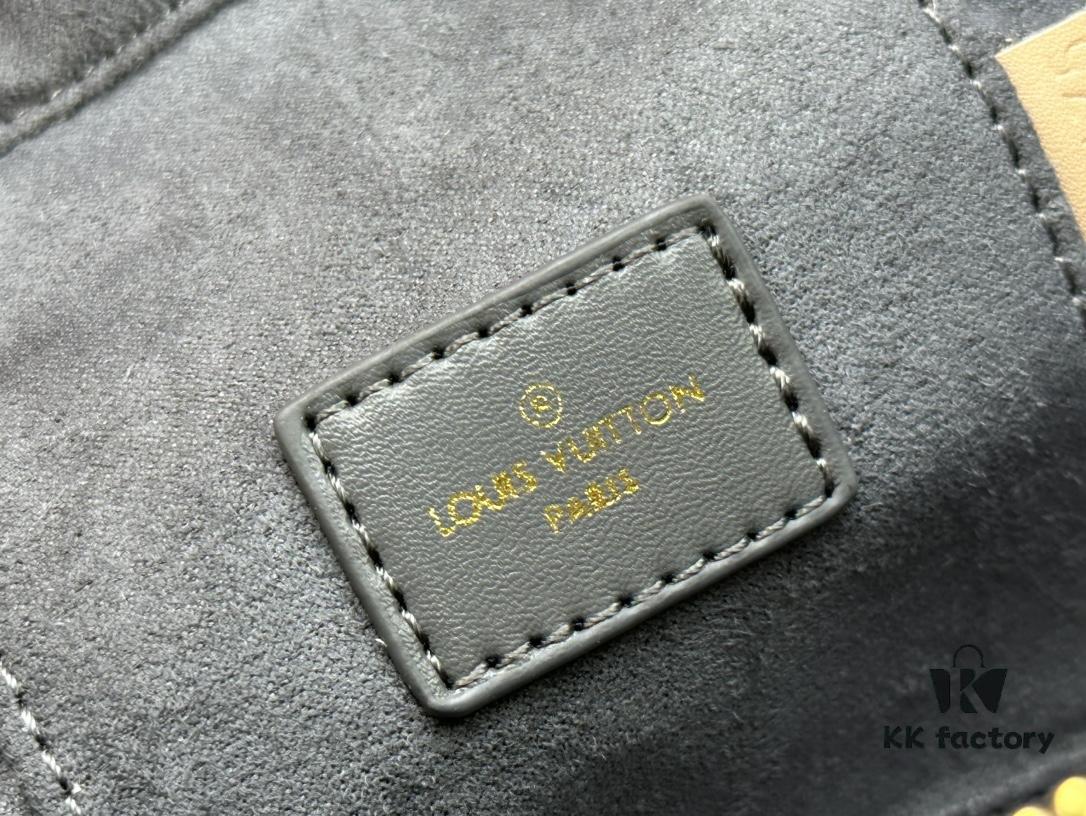 M12427 Vanity Chain Pouch Bag