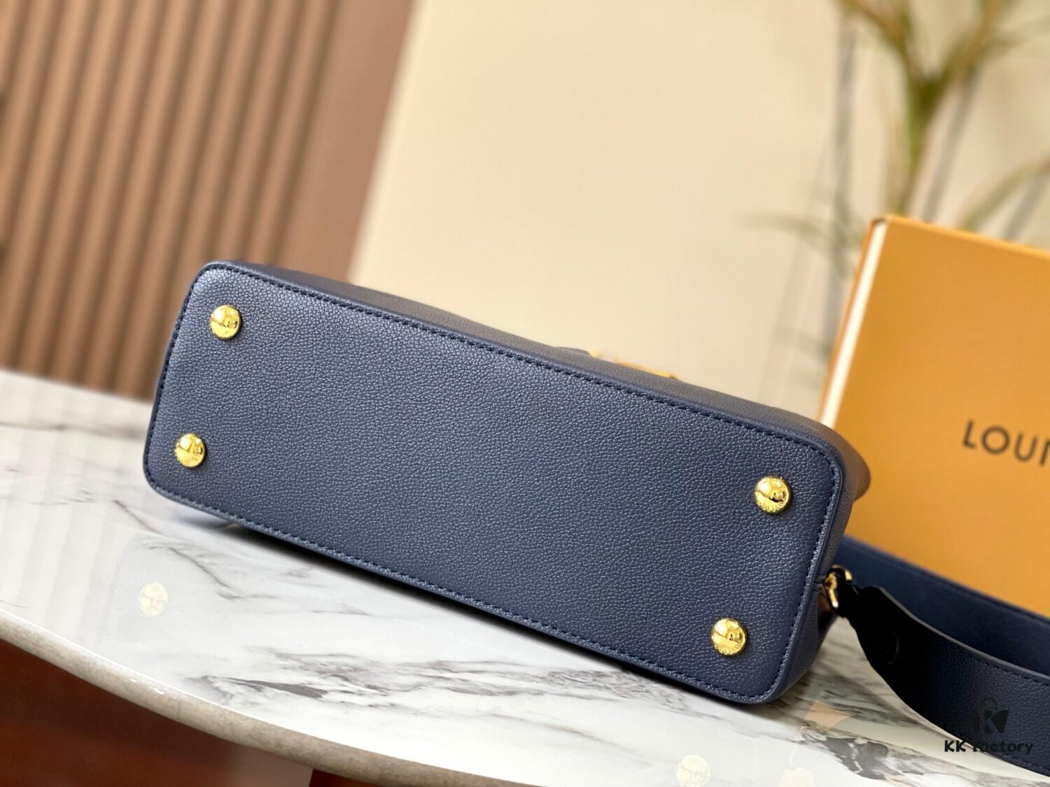 Upgraded Version M21150 Deep Blue Capucines Medium Handbag