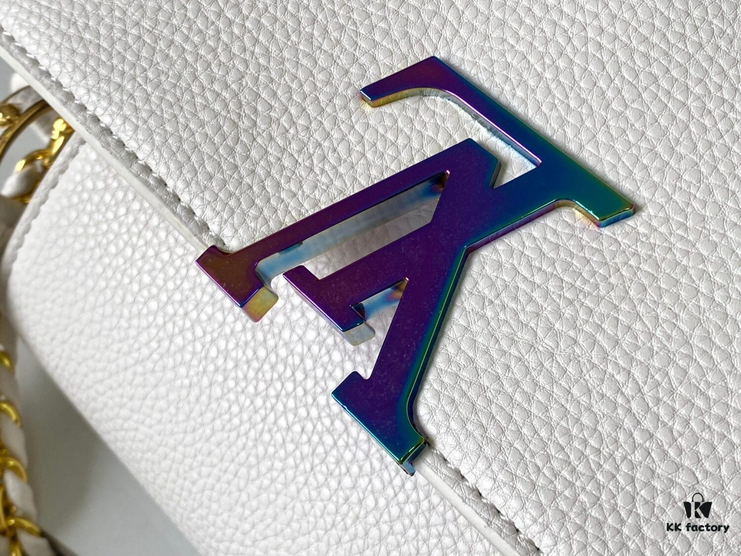 Exclusive On-site Photo - M22055 Capucines Medium Handbag