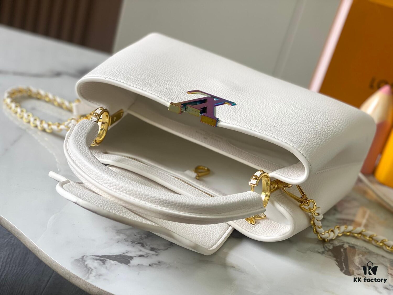 Exclusive On-site Photo - M22055 Capucines Medium Handbag