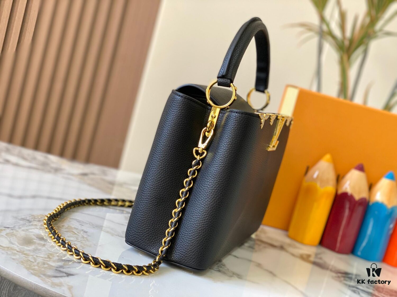 69307ee56e68136f4d9a74af Top Quality Original Guangzhou Version M24585 Black and Gold Diamond Flower Crown Capucines Handbag