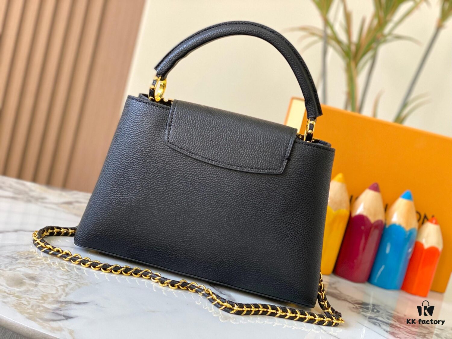 69307ee66e68136f4d9a74b1 Top Quality Original Guangzhou Version M24585 Black and Gold Diamond Flower Crown Capucines Handbag