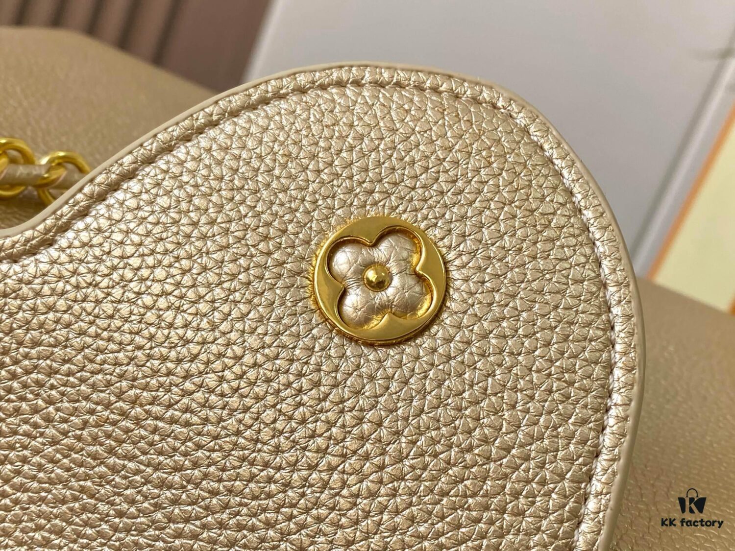 69307efb6e68136f4d9a74cd Top Quality Original Guangzhou Version M24585 Gold-Tone Flower Crown Capucines Bag with Crystal Diamonds