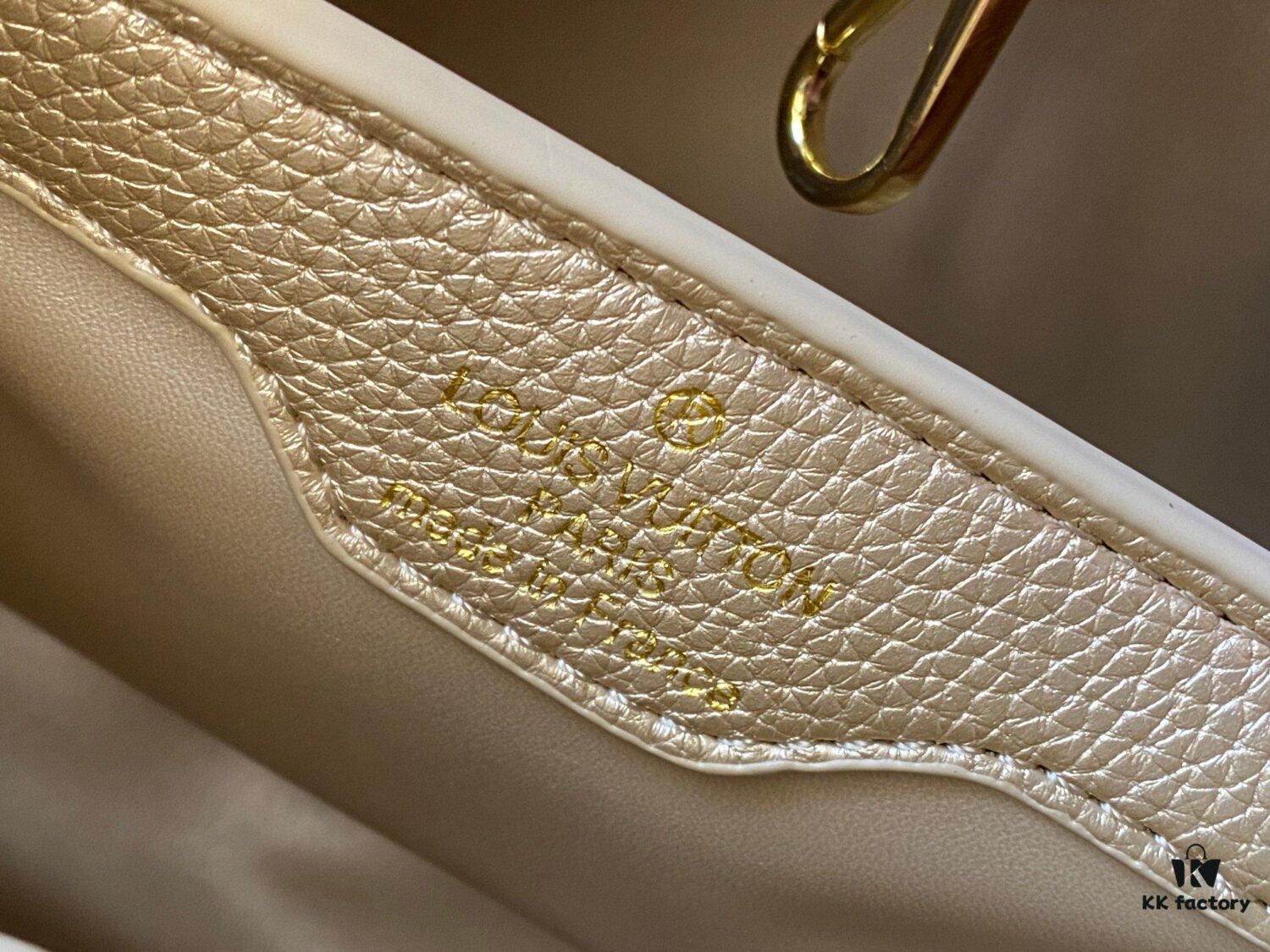 Top Quality Original Guangzhou M24584 Gold-Tone Flower Crown Bag with Crystal Diamonds