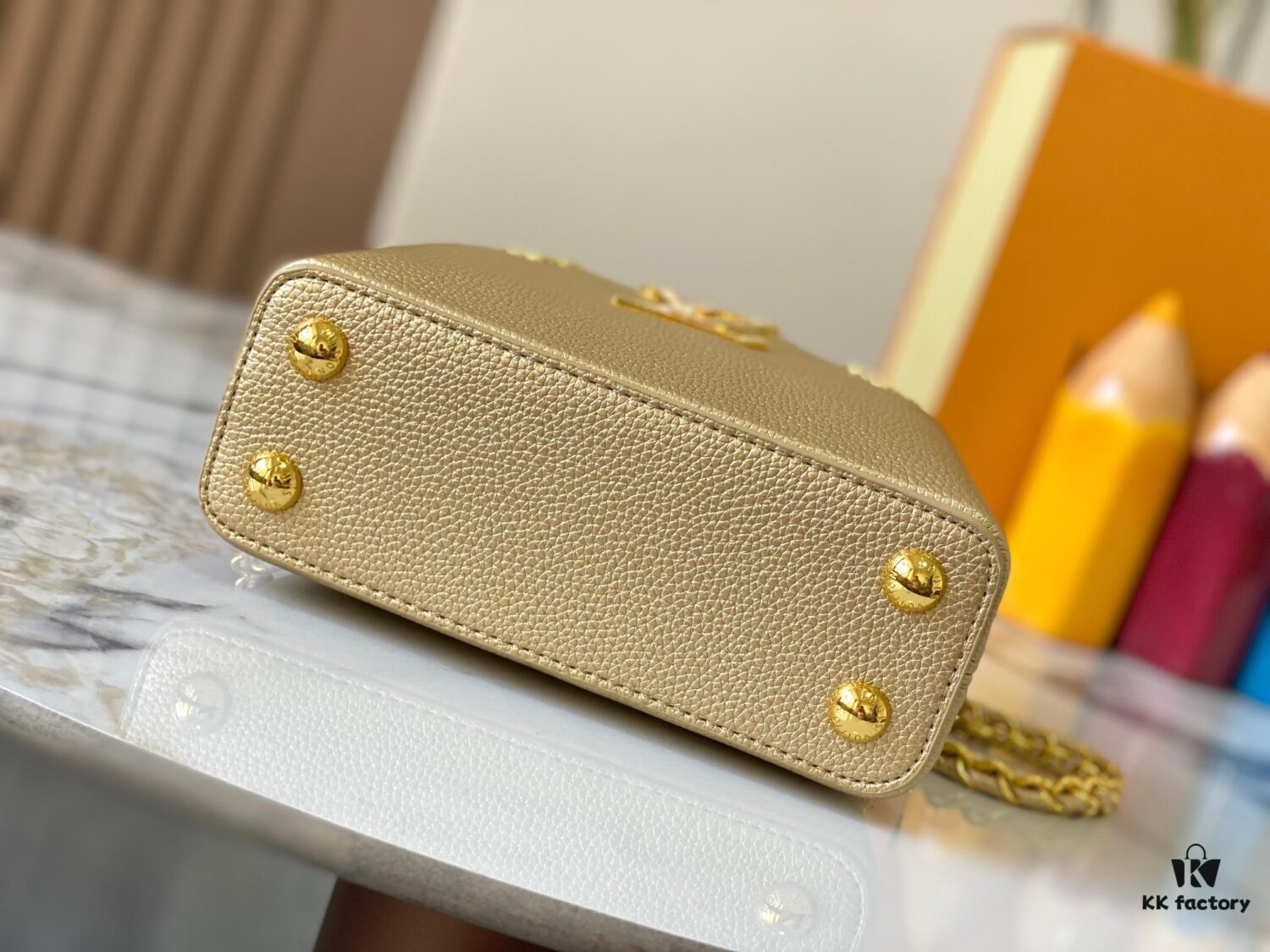 Top Quality Original Guangzhou M24583 Gold-Tone Flower Crown Capucines Bag