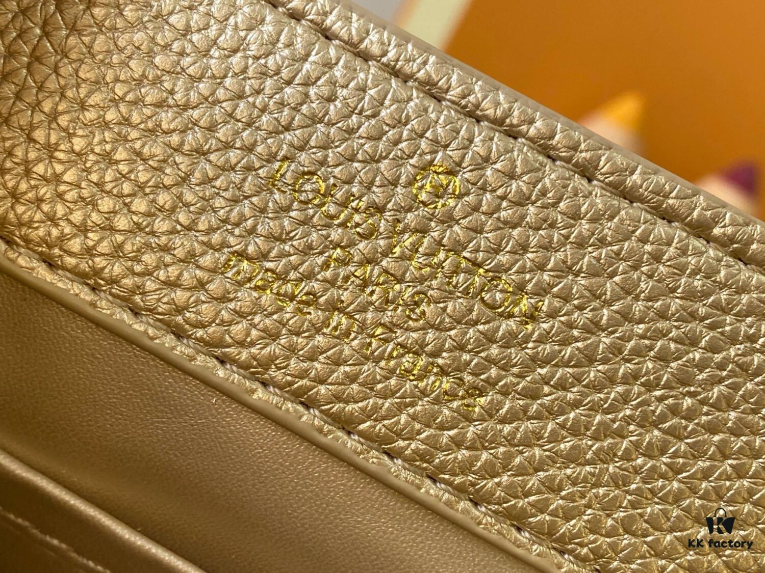 Top Quality Original Guangzhou M24583 Gold-Tone Flower Crown Capucines Bag