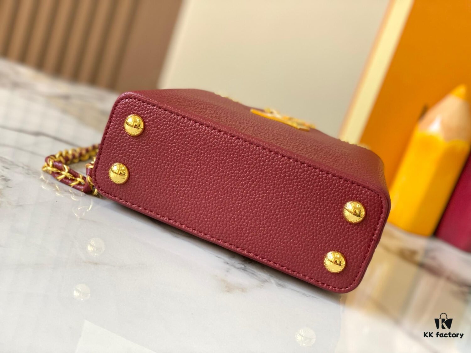 Top Quality Original Guangzhou M24583 Date Red and Gold Diamond Flower Crown Capucines Handbag