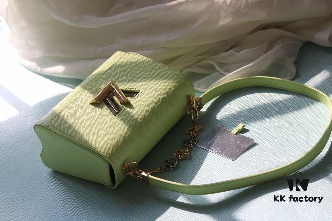 Top-Quality Original Twist Medium Handbag