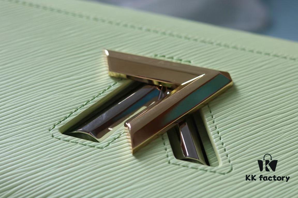 Top-Quality Original Twist Medium Handbag