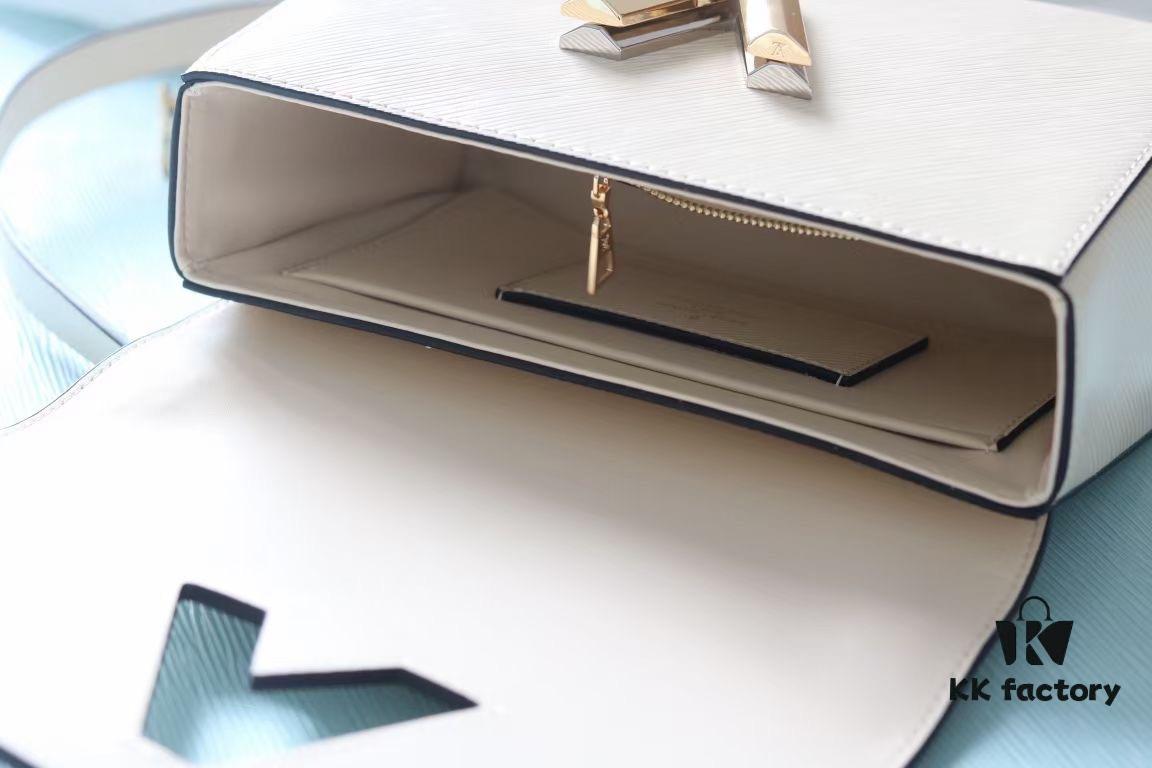 Top-Quality Original Twist Medium Handbag