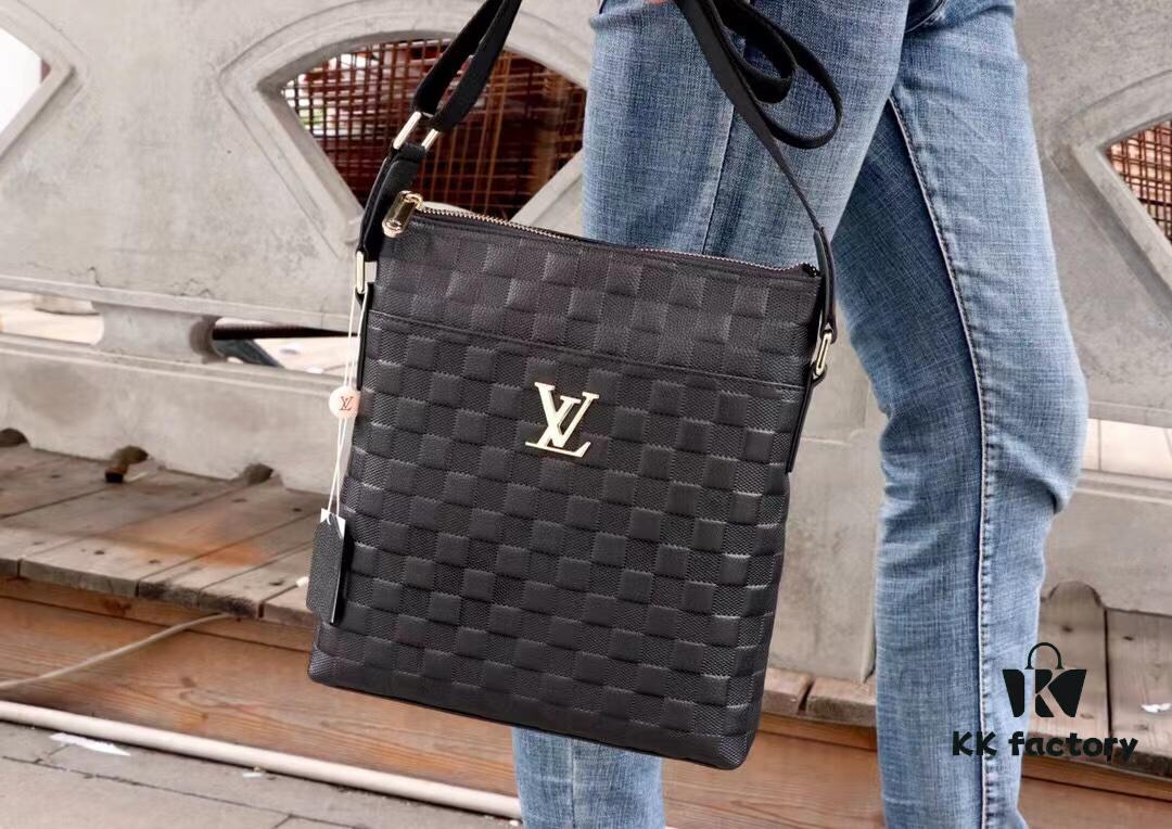 New Arrival LV Crossbody Bag 🌲 Italian Imported Cowhide Leather 🌲 Top Quality, Premium Craftsmanship