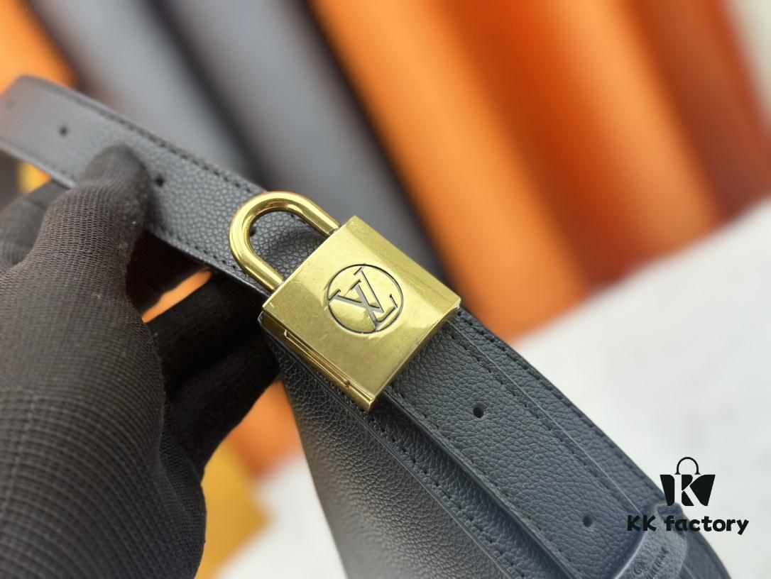 Low Key Bumbag M83546 M11429 - A Modern Minimalist Design in Exceptionally Soft and Smooth Calfskin with Refined Details