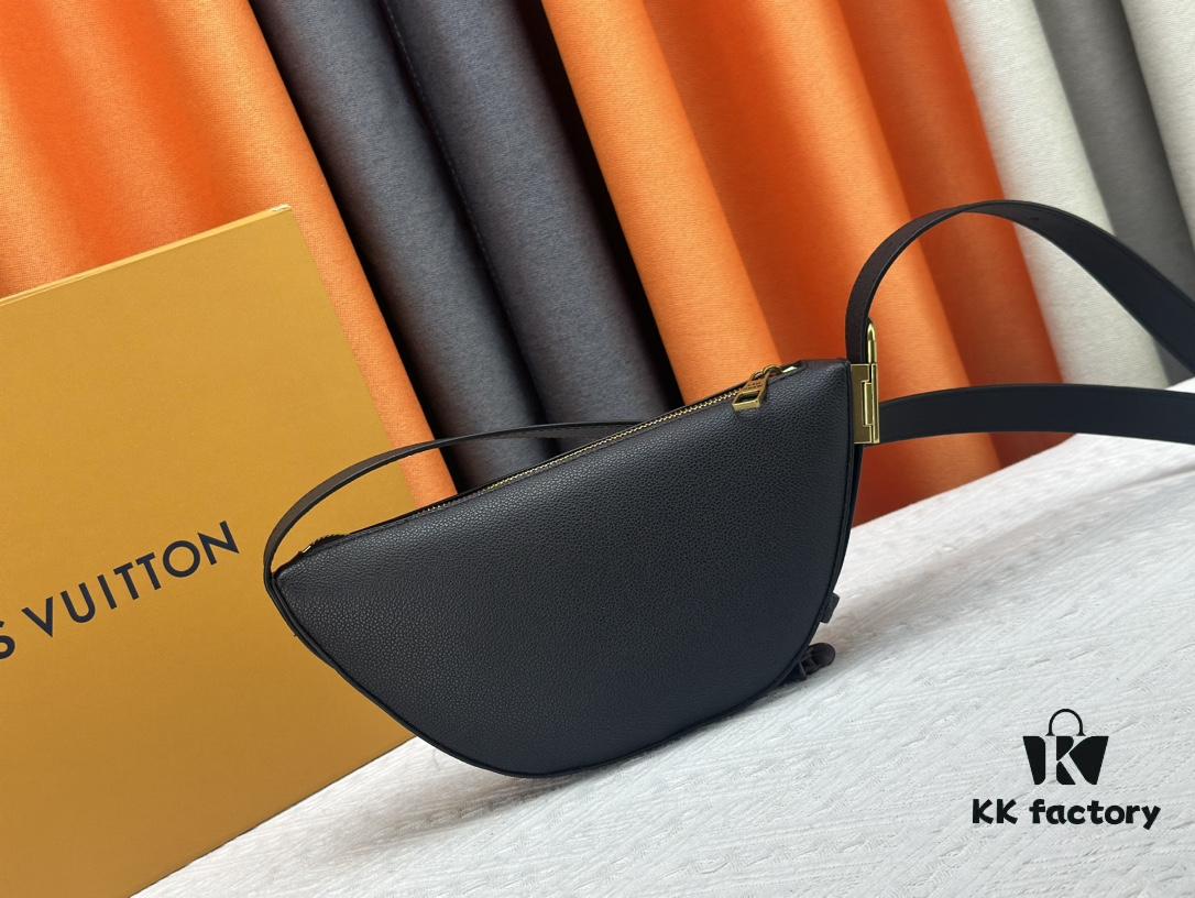 Low Key Bumbag M83546 M11429 - A Modern Minimalist Design in Exceptionally Soft and Smooth Calfskin with Refined Details