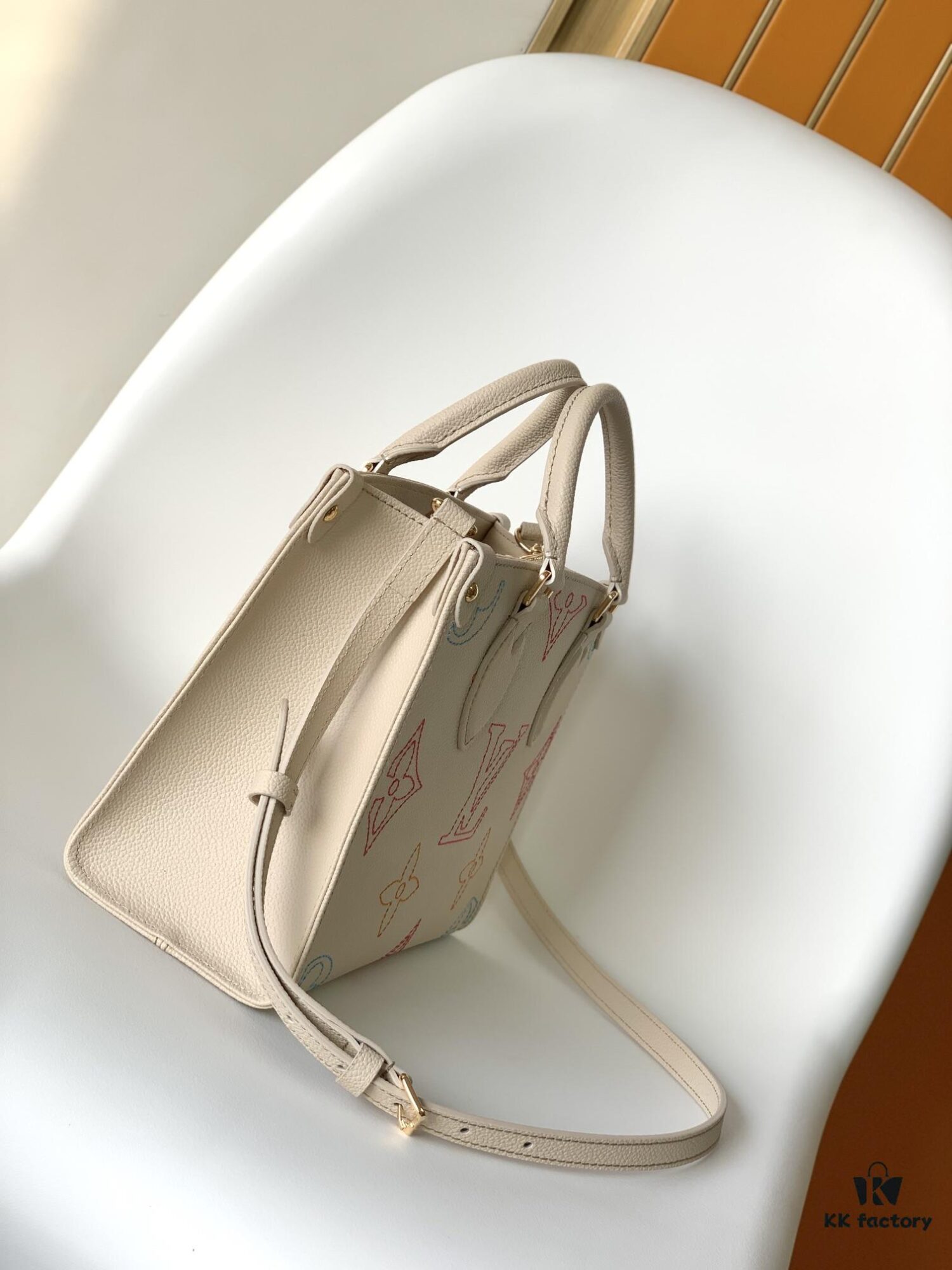 693080b06e68136f4d9a78d2 Special Offer M46629 Premium Original Surplus The OnTheGo MM Handbag from the 2023 Fall LV Academy Collection, featuring embroidered Monogram motifs on Monogram Empreinte textured leather, creating a striking contrast of texture and color, making it an ideal choice for the back-to-school season. 25.0 x 19.0 x 11.5 cm (L x H x W)
