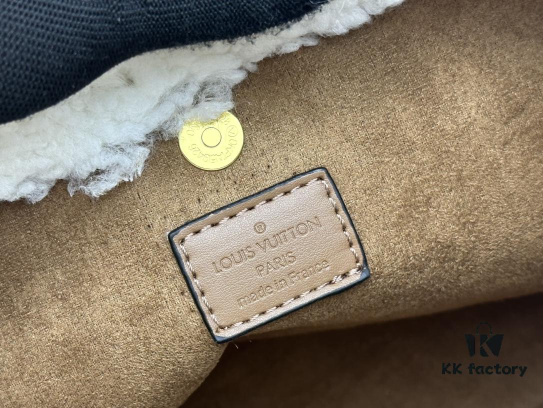 M11843 M46203 (Suede Leather with Digital Perforation Technique, Aligned Pattern) CarryAll Small Bag