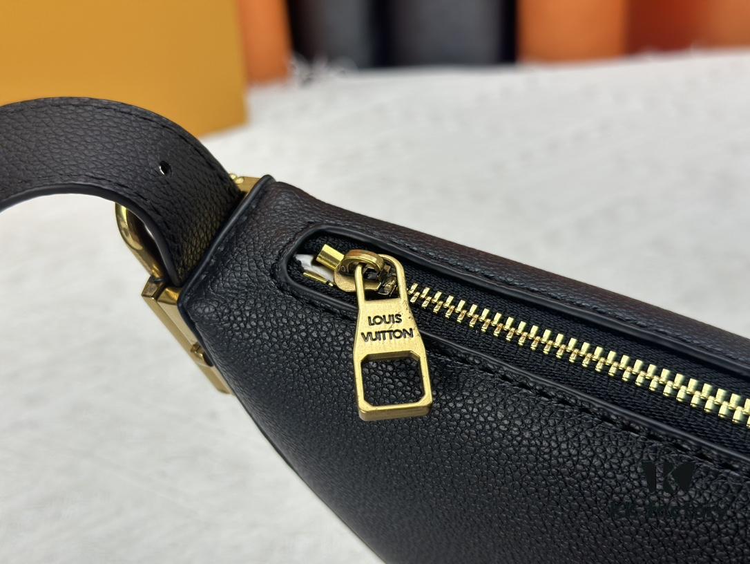 Low Key Bumbag M83546 M11429 - A Modern Minimalist Design in Exceptionally Soft and Smooth Calfskin with Refined Details