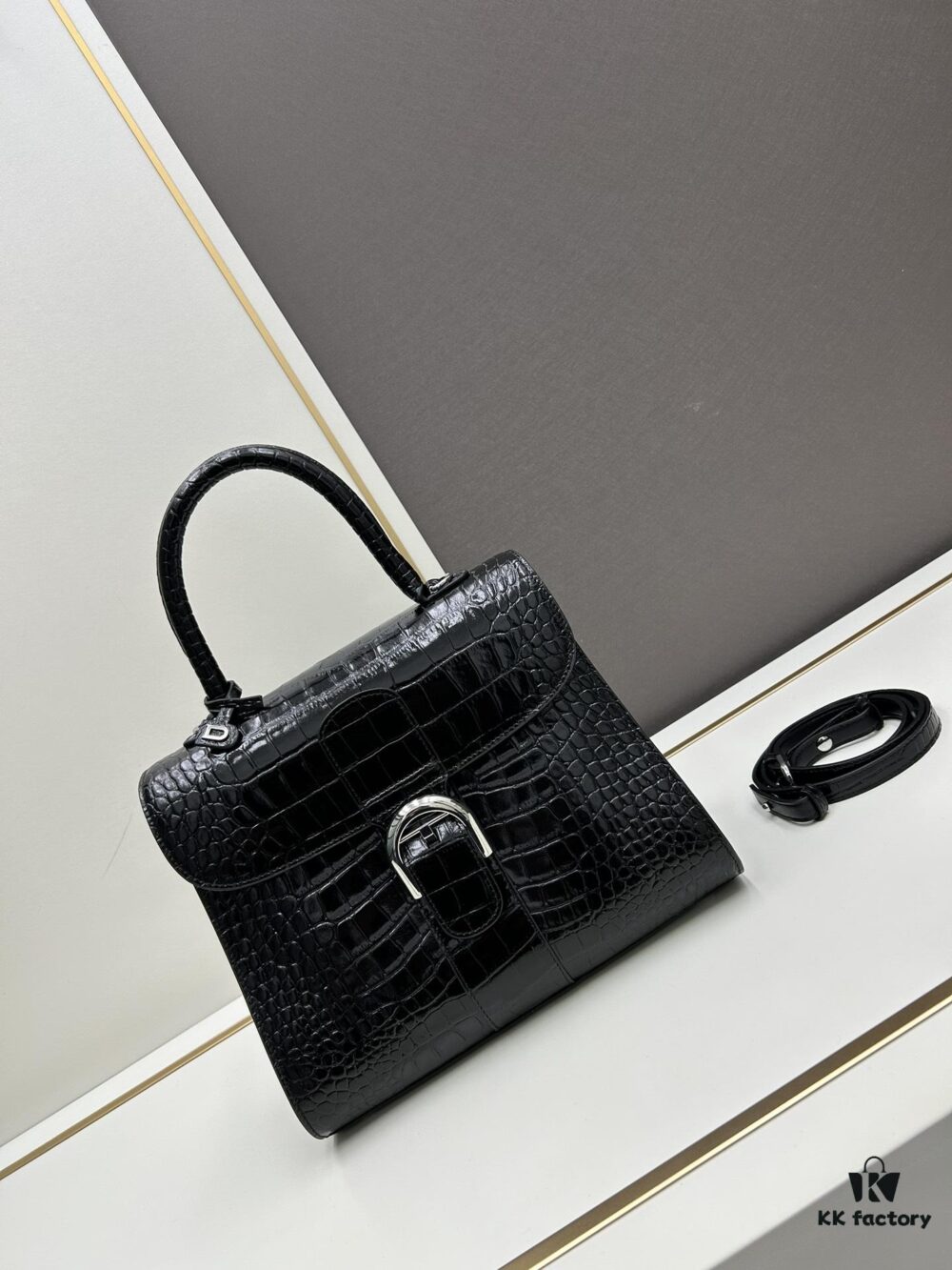 Luxuriously Unveiled 🔥 Crocodile-Embossed MM Size